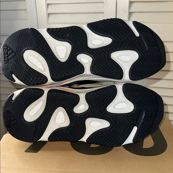 Adidas Yeezy Boost 700 Wave Runner… - Picture 8 of 10